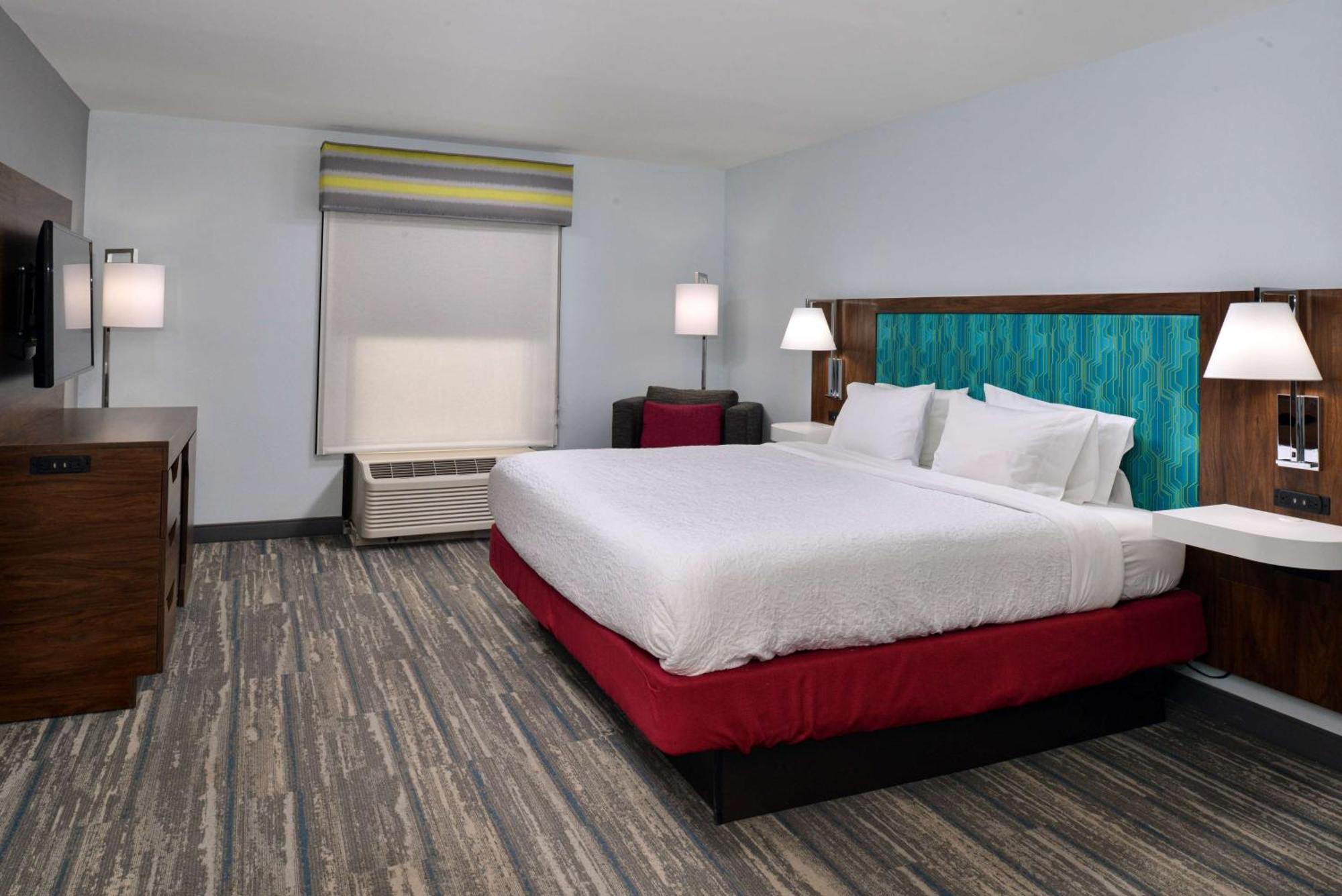 Hampton Inn By Hilton Panama City Beach Upper Grand Lagoon Exterior photo