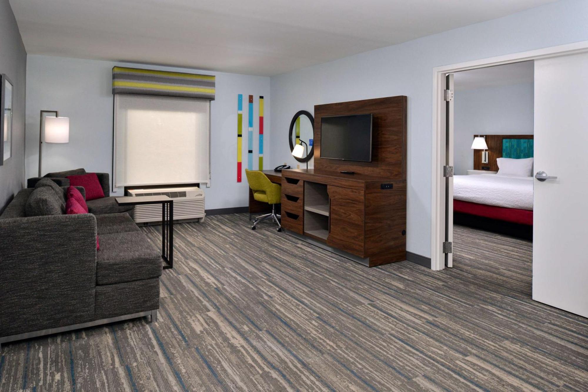 Hampton Inn By Hilton Panama City Beach Upper Grand Lagoon Exterior photo