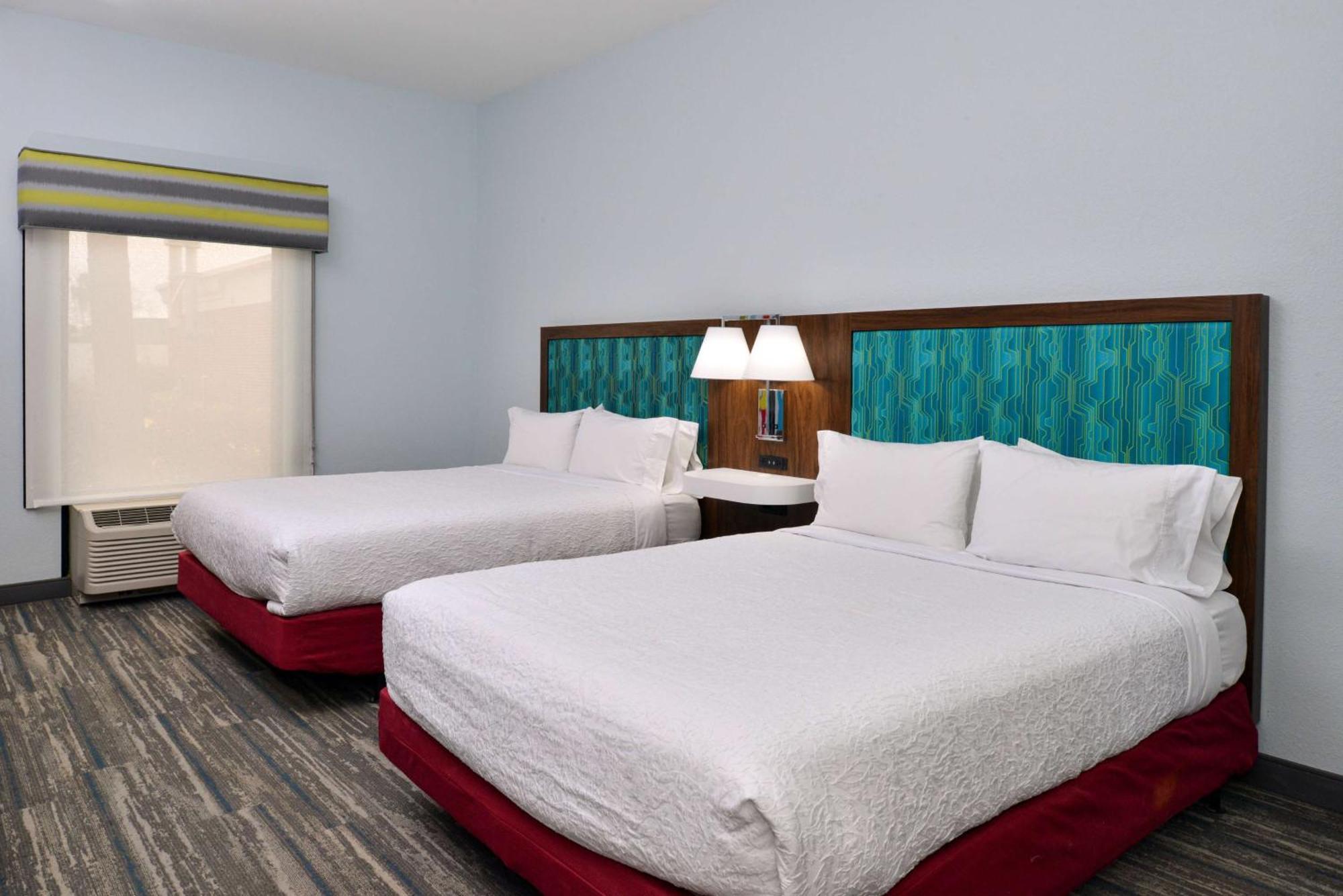 Hampton Inn By Hilton Panama City Beach Upper Grand Lagoon Exterior photo