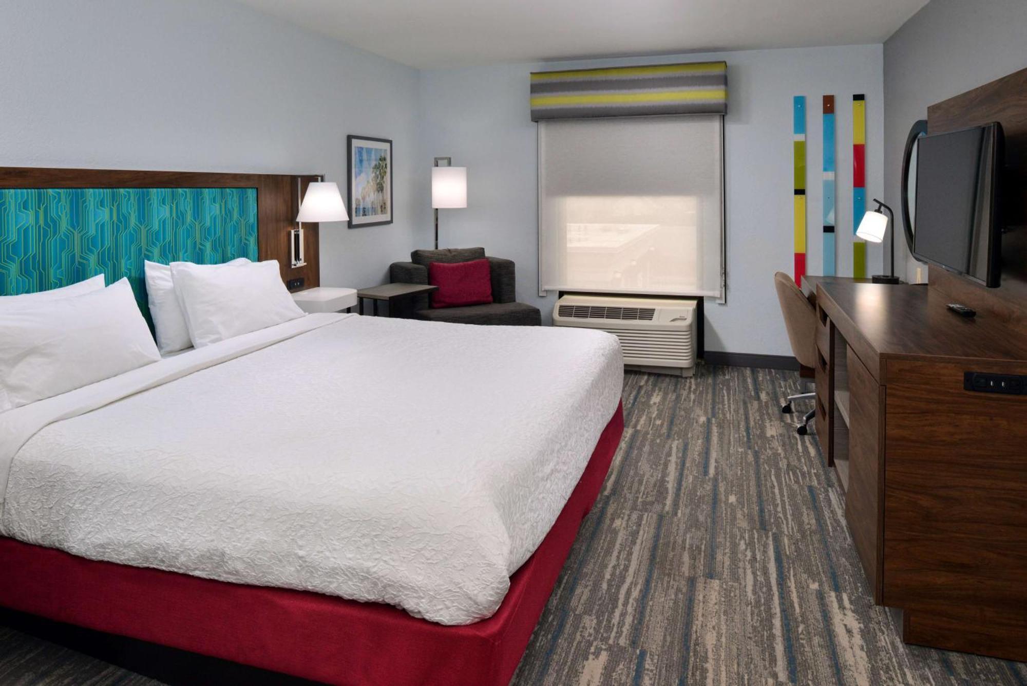 Hampton Inn By Hilton Panama City Beach Upper Grand Lagoon Exterior photo