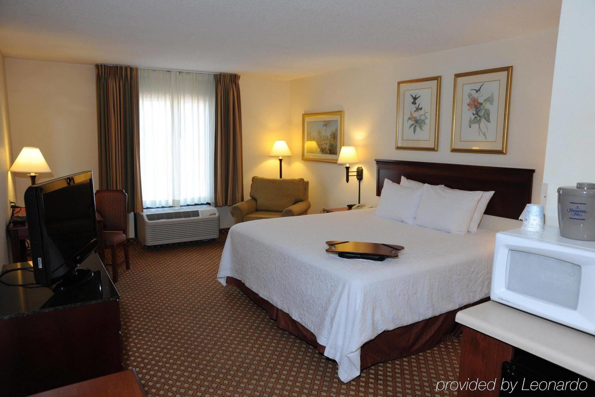 Hampton Inn By Hilton Panama City Beach Upper Grand Lagoon Exterior photo